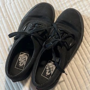 Unisex  all black vans 🖤🖤🖤 7 in women’s / 5.5 men’s